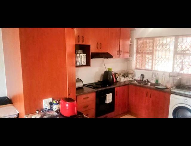 2 BEDROOM APARTMENT FOR SALE IN MONTCLAIR